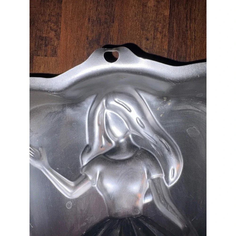 Wilton Barbie Princess Cake‎ Pan 1998 Mattel Aluminum Shaped Mold 2105-9815